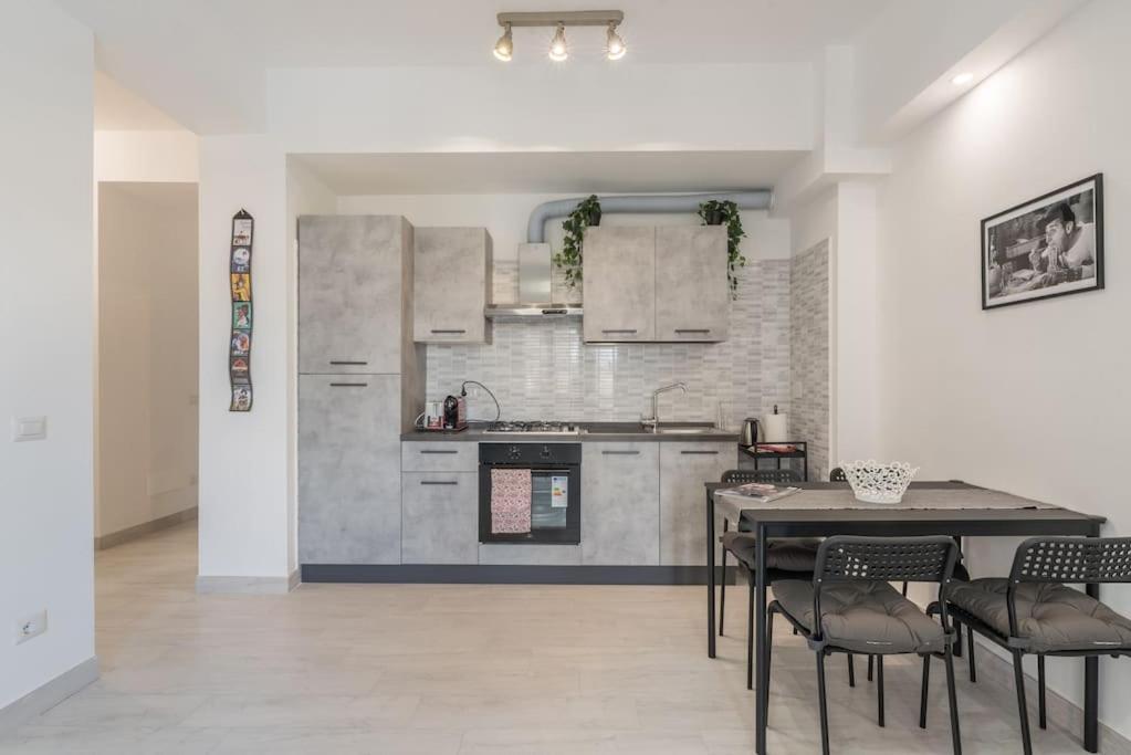 Cinema House In Cinecitta Apartment Rome Exterior photo